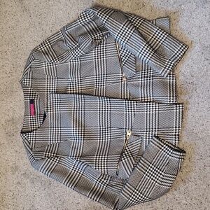 2/$10! Free! Ava houndstooth plaid black and white jacket sz m